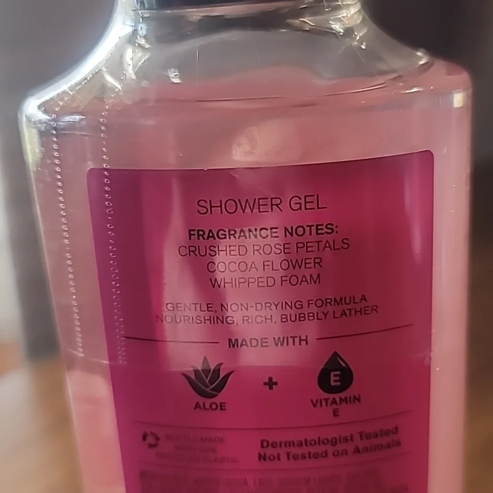 Bath and body works whipped rose and vanilla shower gel body wash